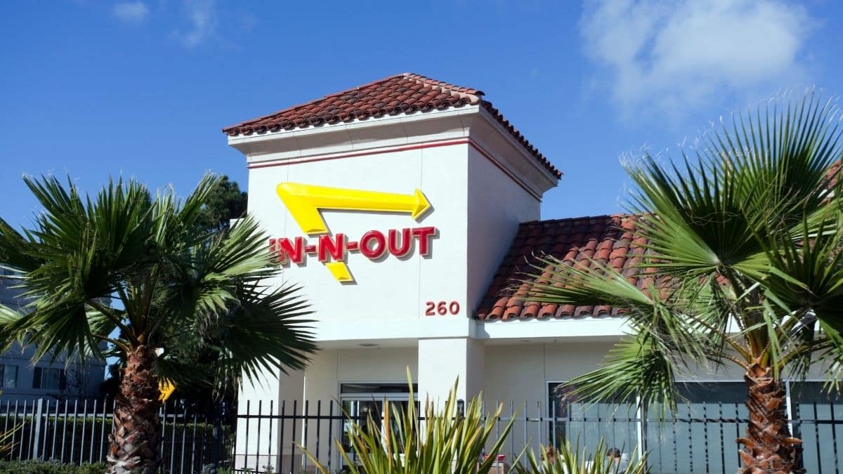 What Are the Vegan Options at In N Out? (Updated Guide)