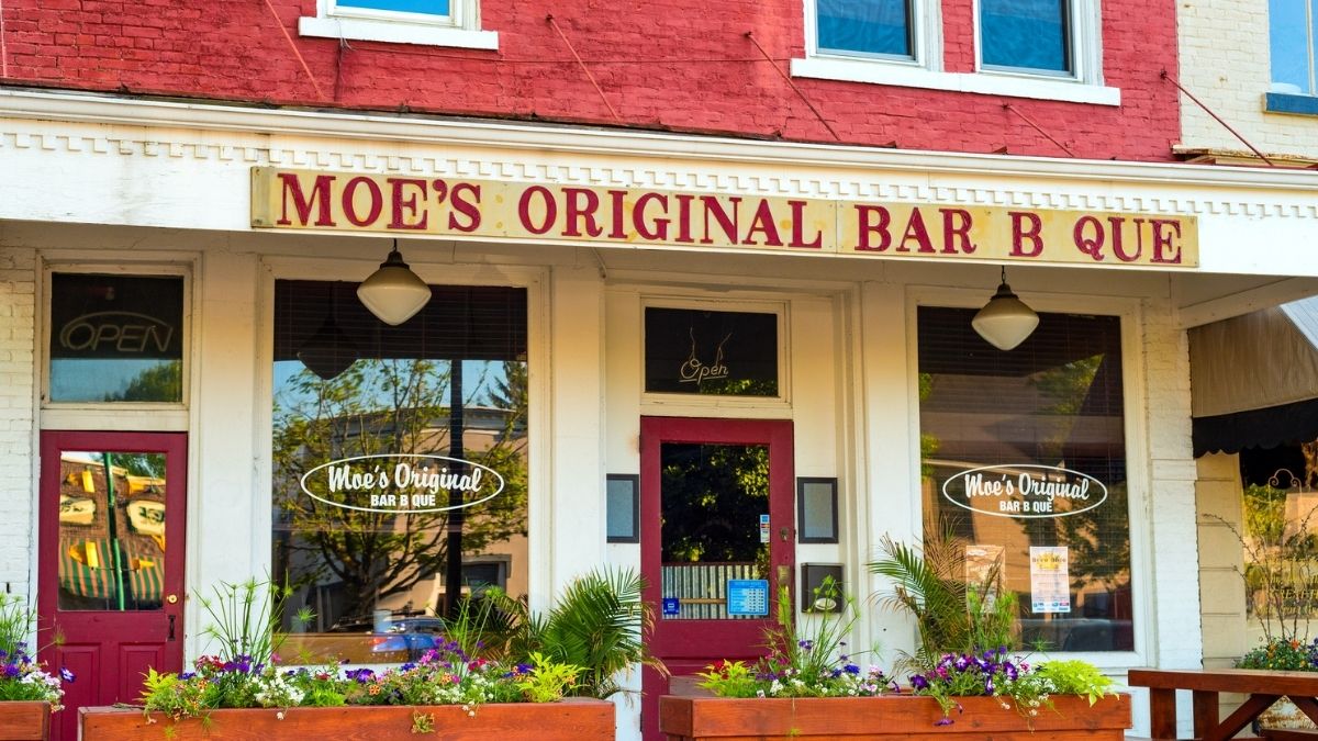 What Are The Vegan Options At Moe’s Original BBQ? (Updated Guide)